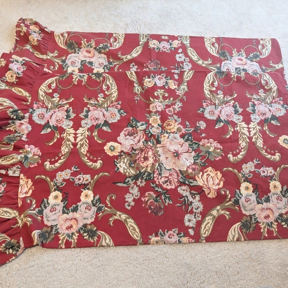EUC Ralph Lauren Danielle Marseilles Standard Ruffled Pillowcases, 1 Pair